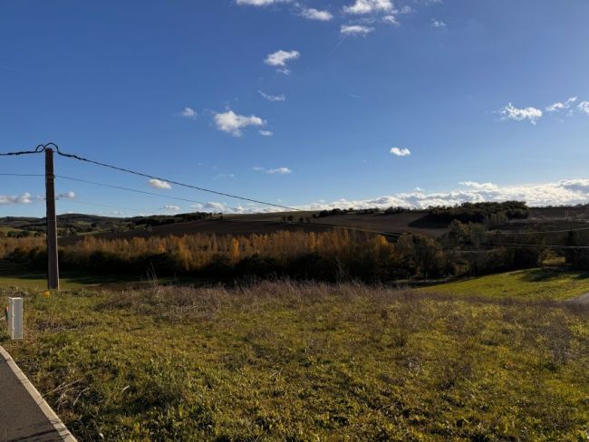 Terrain de 912m² viabilisé - Vue Pyrénées à L'Isle Jourdain