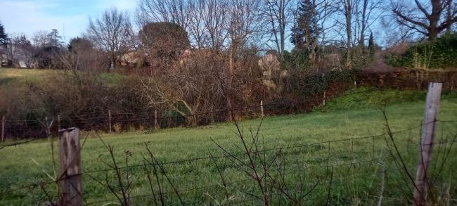 Castres, terrain idéalement situé de 663 m²